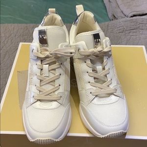 Michael Kors only worn once